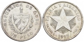 Cuba. 1 peso. 1933. (Km-15.2). Ag. 26,70 g. Golpecitos. EBC-. Est...30,00. /// ENGLISH DESCRIPTION: Cuba. 1 peso. 1933. (Km-15.2). Ag. 26,70 g. Minor ...