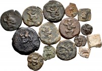 Lote de 13 monedas de Ebusus y 2 ponderales o premonedas de plomo. Ae/Pb. A EXAMINAR. BC/MBC. Est...120,00.