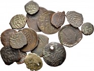Lote de 16 monedas de bronce del Imperio Otomano, dos de ellas con agujero. A EXAMINAR. BC/BC+. Est...50,00.