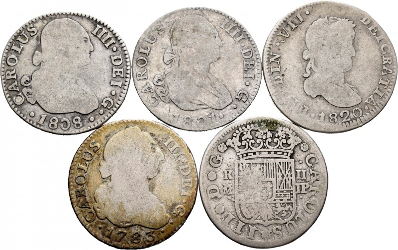 Lote de 5 monedas de 2 reales Carlos III (2), Carlos IV (2) y Fernando VII (1). ...