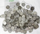 Indien
Lots
Ca. 204 Münzen: ein GOLD-Fanam, 12 X Rupee William IV., 59 X Rupee Victoria, 46 X Rupee Edward VII., 53 X Rupee George V., 21 X Rupee Ge...