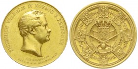 Brandenburg-Preußen
Friedrich Wilhelm IV., 1840-1861
Goldmedaille zu 6 Dukaten 1840 von Fischer und Pfeiffer. Huldigung in Berlin. 30,5 mm; 20,74 g....