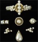 Ensembles
7 Teile Perlenschmuck: Armreif mit 126 Akoya-Perlen (Gelbgold 585/1000 laut RFA, Hersteller KIA, 34,05 g), dazu passendes Paar Ohrstecker (...