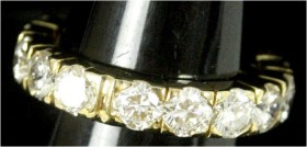 Fingerringe
Damenring Gelbgold 750/1000 mit 17 Brillanten zu je ca. 0,1 ct. Ringgröße 14. 3,41 g.
