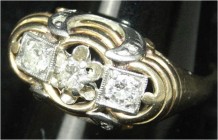 Fingerringe
Alter Damenring Gelbgold 585/1000 mit 3 Brillanten zu je ca. 0,1 ct. Ringgröße 19. 4,52 g.
