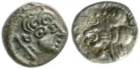 Germanische Kelten
Treveri
Quinar "Nauheimer" Typ. Lockenkopf r./Vogelmännchen l. vorzüglich, schöne Patina