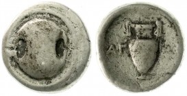 Böotien
Theben
Stater 379/338 v. Chr. Böotischer Schild/Volutenkrater. 10,48 g. schön/sehr schön