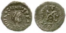 Kaiserzeit
Marcianus, 450-457
Minimus (AE 10 mm) 450/457 Constantinopel. Brb. r./Monogramm im Kranz. sehr schön