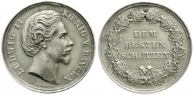 Bayern
Ludwig II., 1864-1886
Silbermedaille o.J. von Ries. DEM BESTEN SCHÜTZEN. 35 mm; 22,06 g. sehr schön/vorzüglich, Originalöse entfernt