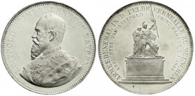 Bayern
Prinzregent Luitpold, 1886-1912
Silbermedaille v. A. Boersch 1892. Auf das Armeedenkmal in der Feldherrnhalle zu München. Brb. in Unif. n.l./...