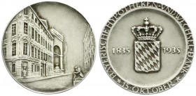 Bankwesen
Silbermedaille 1935 Bayerische Hypotheken- und Wechsel-Bank 15. Oktober, Bayerisches Wappen, Bankgebäude, Bayerisches Hauptmünzamt. 38 mm; ...