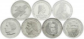 Gedenkmünzen
5 Deutsche Mark, Silber, 1952-1979
Die ersten 7 Gedenkmünzen: 5 DM German. Museum 1952, Schiller 1955, Markgraf von Baden 1955, Eichend...