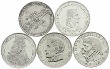 Gedenkmünzen
5 Deutsche Mark, Silber, 1952-1979
Die ersten fünf Gedenkmünzen 1952 bis 1964, Germanisches Museum, Schiller, Markgraf v. Baden, Eichen...