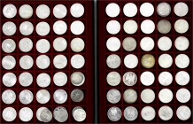 Lots Bundesrepublik
2 Schuber mit 76 Münzen. 8 X 5 DM (Kurs und Gedenk, Ag und Cu/Ni), 29 X 10 Euro, 39 X 10 DM (ab 1972, aber auch einige ab 1998). ...
