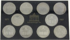 Gedenkmünzen der DDR
Brandenburger-Tor-Satz mit allen ab 1971 erschienenen Brandenburger-Tor 5-Markstücken, 1971, 1979-1987 mit den nur in diesem Sat...
