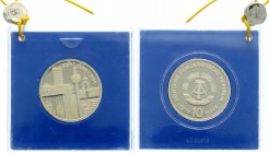Gedenkmünzen der DDR
10 Mark 1974, 25 J. DDR Städtemotiv. Auflage nur 200 Ex. ? Mit Spitze des Fernsehturms und offenen Fenstern. Polierte Platte/han...