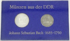 Gedenkmünzen der DDR
Themensatz Johann Sebastian Bach: 20 Mark 1975 Bach und 5 Mark 1984 Thomaskirche in Hartplastik mit blauem Inlett. Original VEB....