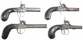 Schusswaffen
4 Lütticher Duell-Pistolen um 1840. Alle mit Perkussionsschloss, eine mit Stempel ELG*. Länge 15 bis 21 cm. Altersspuren