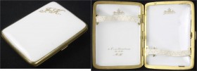 Porzellan
Porzellan-Zigarettenetui des Hersteller Rosenthal, datiert 1926. Personalisiert "F.K" und ". z E. a.d. Tanzstunde 21.11.26 M.K.". 92 X 70 X...