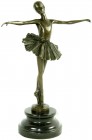 Skulpturen und Plastiken
Bronzeskulptur einer Ballerina in Startposition. Auf Marmorsockel. Gesamthöhe 29,5 cm. Guss der Deposee Paris.