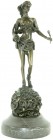 Skulpturen und Plastiken
Bronzeskulptur der fast nackten Juno, 2 Gegenstände haltend (ein mit Münzen gefülltes Füllhorn und ein ?). Hersteller JB Dep...