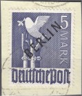 Deutschland
Berlin
5 M Schwarzaufdruck 1948, sauber gestempelt auf Briefstück, Fotoattest Schlegel BPP >einwandfrei