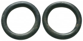 Ancint Bronze Ring Money 

Condition: Very Fine

Weight: 10.28gr
Diameter: 28.5mm