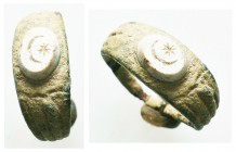 Ottoman Empire Bronze Ring with a stone on Bezel,

Condition: Very Fine

Weight: 4.26gr
Diameter: 20mm