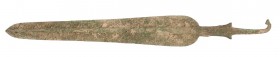 PRÓXIMO ORIENTE. LURISTÁM. Espada (1300-800 a.C.). Bronce. Longitud 49,6 cm.