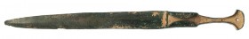 PRÓXIMO ORIENTE. LURISTÁN. Puñal (1300-600 a.C.). Bronce. Longitud 32,9 cm.