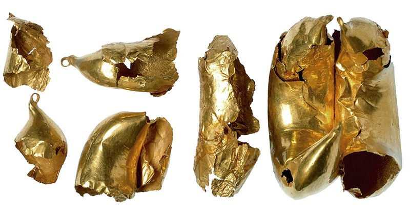 HISPANIA ANTIGUA. Par de pendientes. (VI-V a.C.). Oro. Longitud 5,3 cm. Fragment...