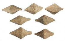ROMA. República Romana. Lote de siete glandes (46-45 a.C.). Plomo. Epigrafíados con CN MAG (Cneo Pompeyo Magno). Longitud 4,4-5,2 mm.