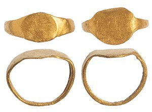 ROMA. Imperio Romano. Lote de dos anillos (I-II d.C.). Oro. Lisos. Diámetro 11 m...