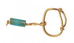 ROMA. Imperio Romano. Pendiente (I-II d.C.). Oro. Con piedra azul en la parte distal. Longitud 29 mm.