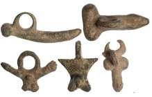 ROMA. Imperio Romano. Lote de cinco amuletos fálicos (I-II d.C.). Bronce. Longitud 2,7-5,6 cm.
