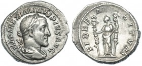 MAXIMINO. Denario. Roma (235-236). R/ Fides a izq. con dos estandartes; FIDES MILITVM. RIC-7a. MBC.