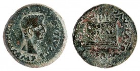 ITALICA. As. Tiberio. A/ Cabeza a der.; TI CAESAR AVGVSTVS PONT MAX IMP. R/ Altar con inscripción PROVIDE/NTIAE/ AVGVSTI; (MVNIC ITALIC) PERM DIVI AVG...