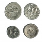 Lote 3 denarios (Antestia, Crepusia y Papiria) y un victoriato con marca MA. Total 4 piezas, una de ellas con agujero. BC+/MBC-.