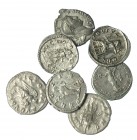 Lote 7 denarios: Trajano (1), Alejandro Severo (5) y Julia Domna (1). Uno con grieta. De BC a MBC.