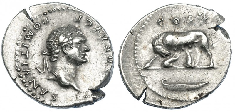DOMICIANO (bajo Vespasiano). Roma (77-78). R/ Loba con los gemelos, debajo barco...