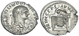 DOMICIANO. Denario. Roma (c. 80 d.C., bajo Tito). R/ Casco sobre trono; PRINCEPS IVVENTVTIS. RIC-51. Cospel abierto. EBC-/EBC.