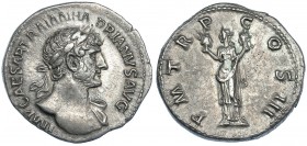 ADRIANO. Denario. Roma (119-122). R/ Aeternitas a izq. con cabeza del Sol y la Luna; P M TR P COS III. RIC-81. MBC+.