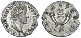 ANTONINO PÍO. Denario. Roma (143-144). R/ Caduceo alado entre dos cornucopias; IMPERATOR II. RIC-112. MBC+. Escasa.