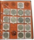 Album met verzameling Koninkrijksmunten periode Wilhelmina 25 Cent - 2½ Gulden, aangevuld met Juliana zilver