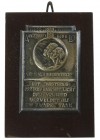 Historiepenningen - 1945 - Plaquette 'Landelijke Organisatie voor Hulp aan Onderduikers - aan hare medewerkers' - acht-regelige tekst en rond medaillo...
