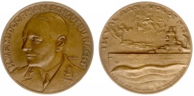 Historiepenningen - 1972 - Penning '30-jarige herdenking Slag in de Java Zee' door P. Dom (KB.3752) - VZ Borstbeeld Karel Doorman n.l. / KZ Vlaggeschi...