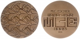 Historiepenningen - 1998 - Penning '100e geboortedag M.C. Escher' door Begeer - VZ Detail "Insecten en vissen" uit 1939 / KZ Drie-regelige tekst en ve...
