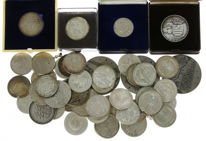 Netherlands - Mooi lot van ca. 53 zilveren penningen op jubilea van steden en in...