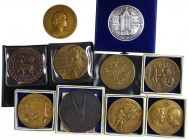 Netherlands - Doos met ca. 10 penningen w.o. VPK Watersnood 1953 orig. doosje, Eeuwfeest Rode Kruis en Inhuldiging Juliana