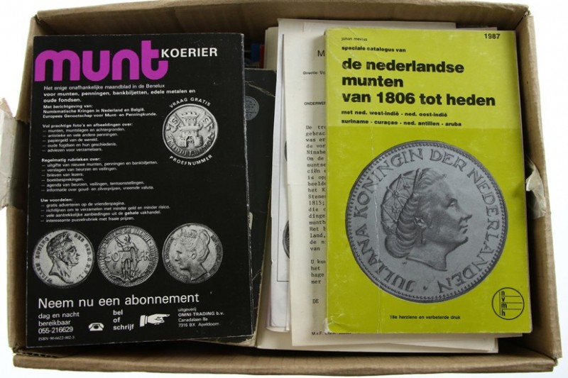 Muntbenodigdheden - Doos met Munt-catalogus Mevius div. jaren, Zonnebloem (Provi...